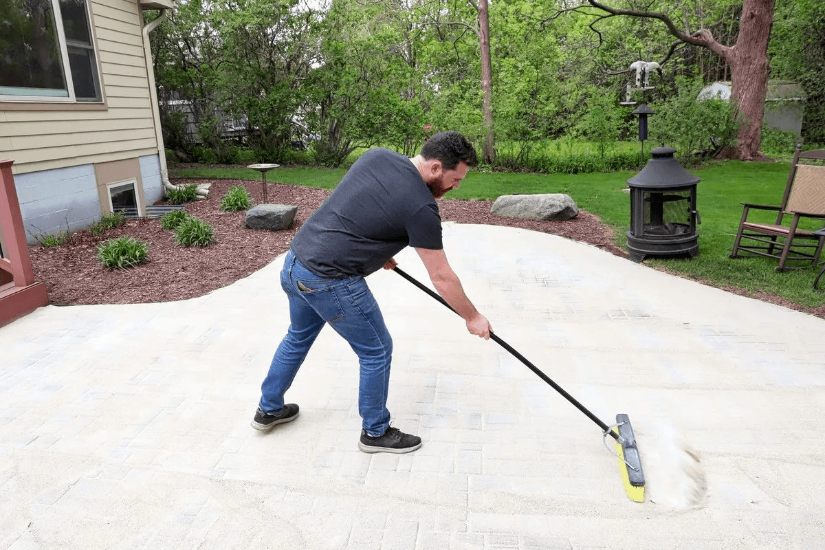 Gravel base and steel reinforcement preparation for concrete pour